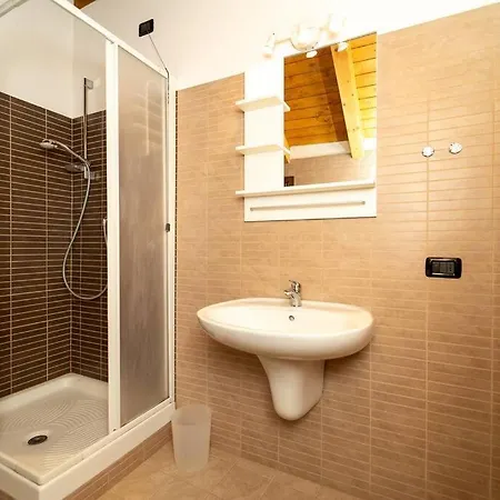 Elegante Loft A 100 Metri Dalla * Μπελάτζιο